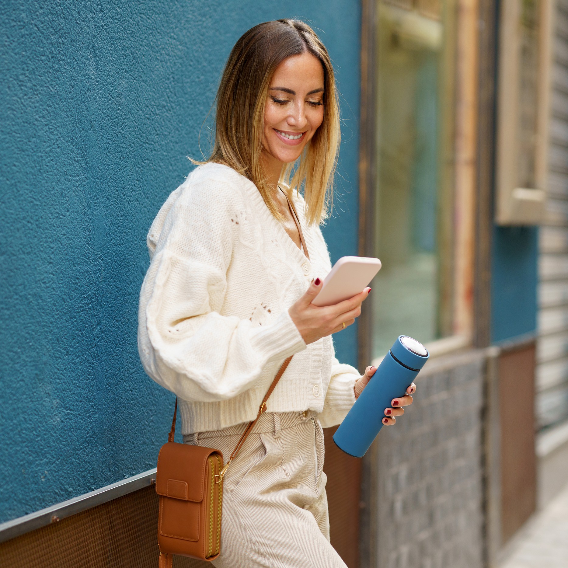 What is Pregnancy Viability? A woman searching online "What is Pregnancy Viability?"