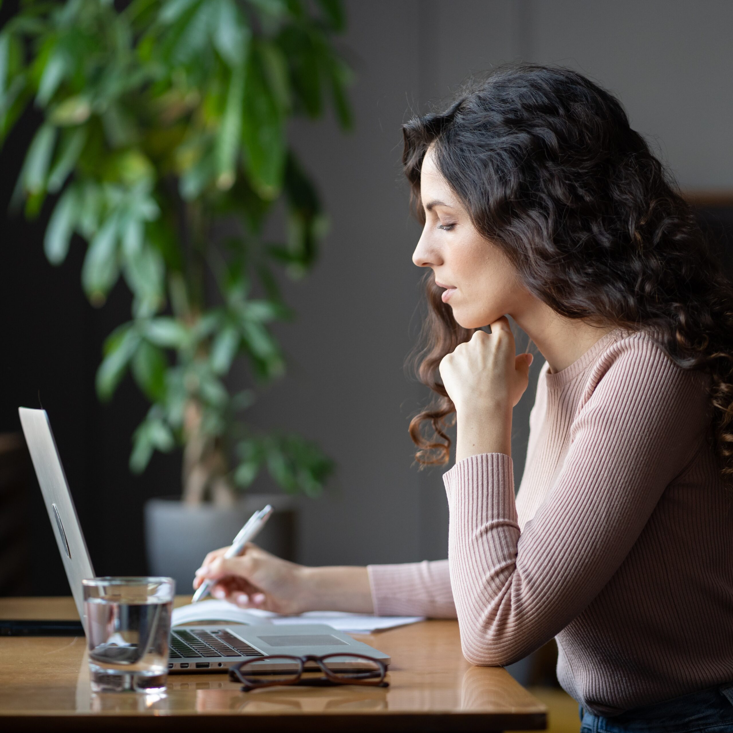 Cancers Caused by HPV A woman searching online "Cancers caused by HPV."