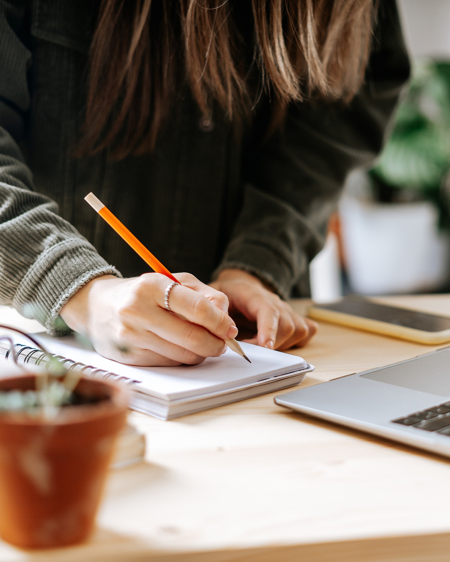How Effective is Emergency Contraception? A woman searching online for information on how emergency contraception works
